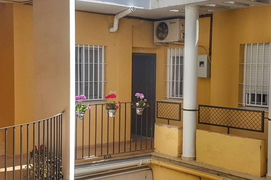 דירות סביליה El Patio De San Bernardo מראה חיצוני תמונה